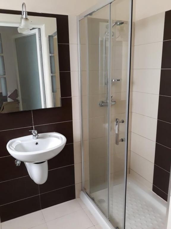 Seabreeze Holiday Guestrooms St. Paul's Bay Ngoại thất bức ảnh